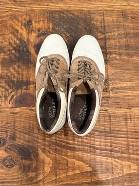 Footjoy Women’s Two-Tone White and Taupe Golf Shoes